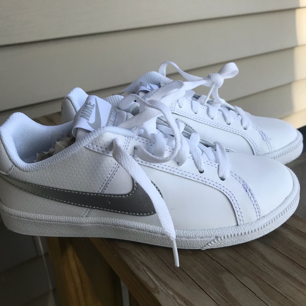 Nike Court Royale Sneakers